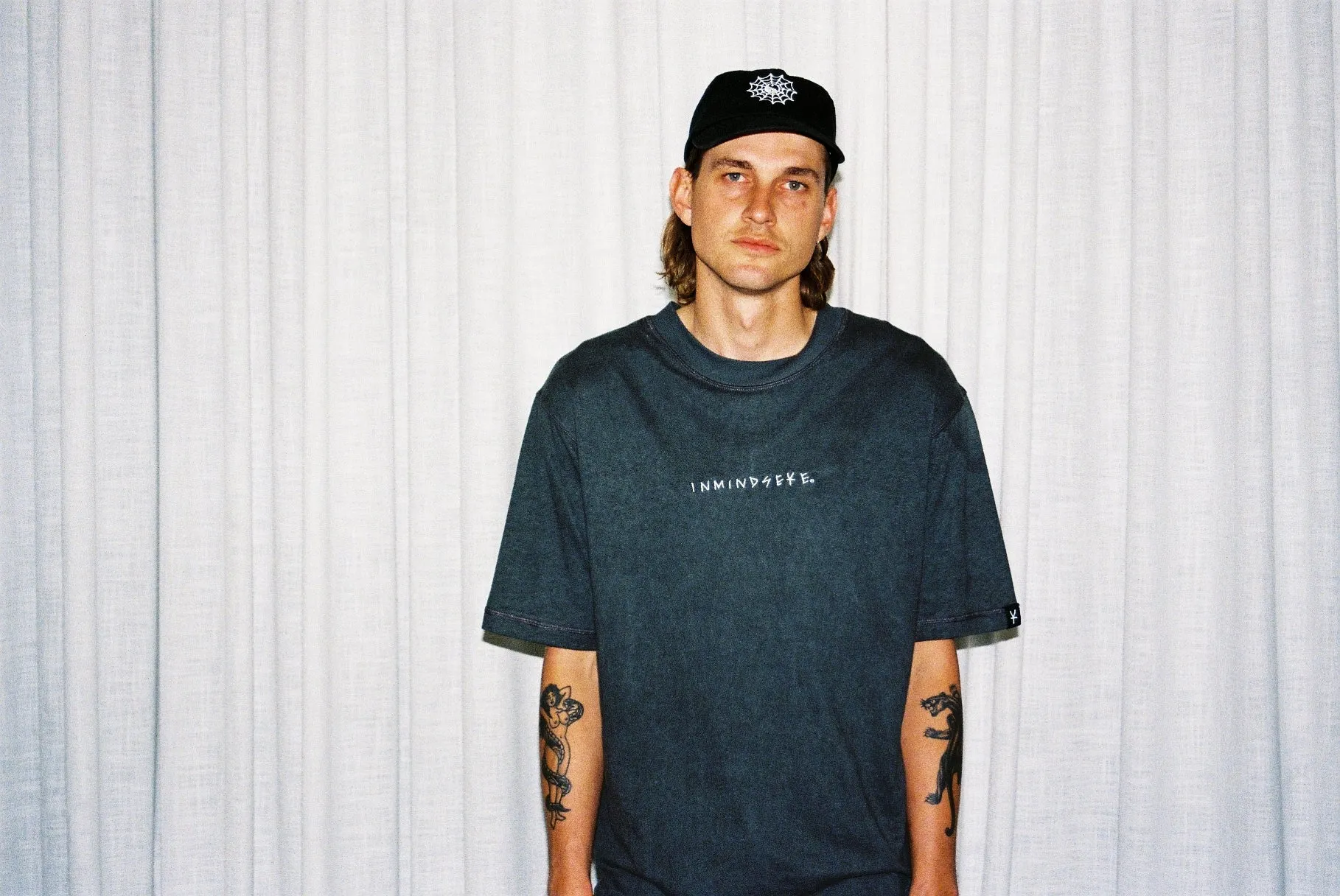 FRIEND INDEED TEE / MERCH BLACK