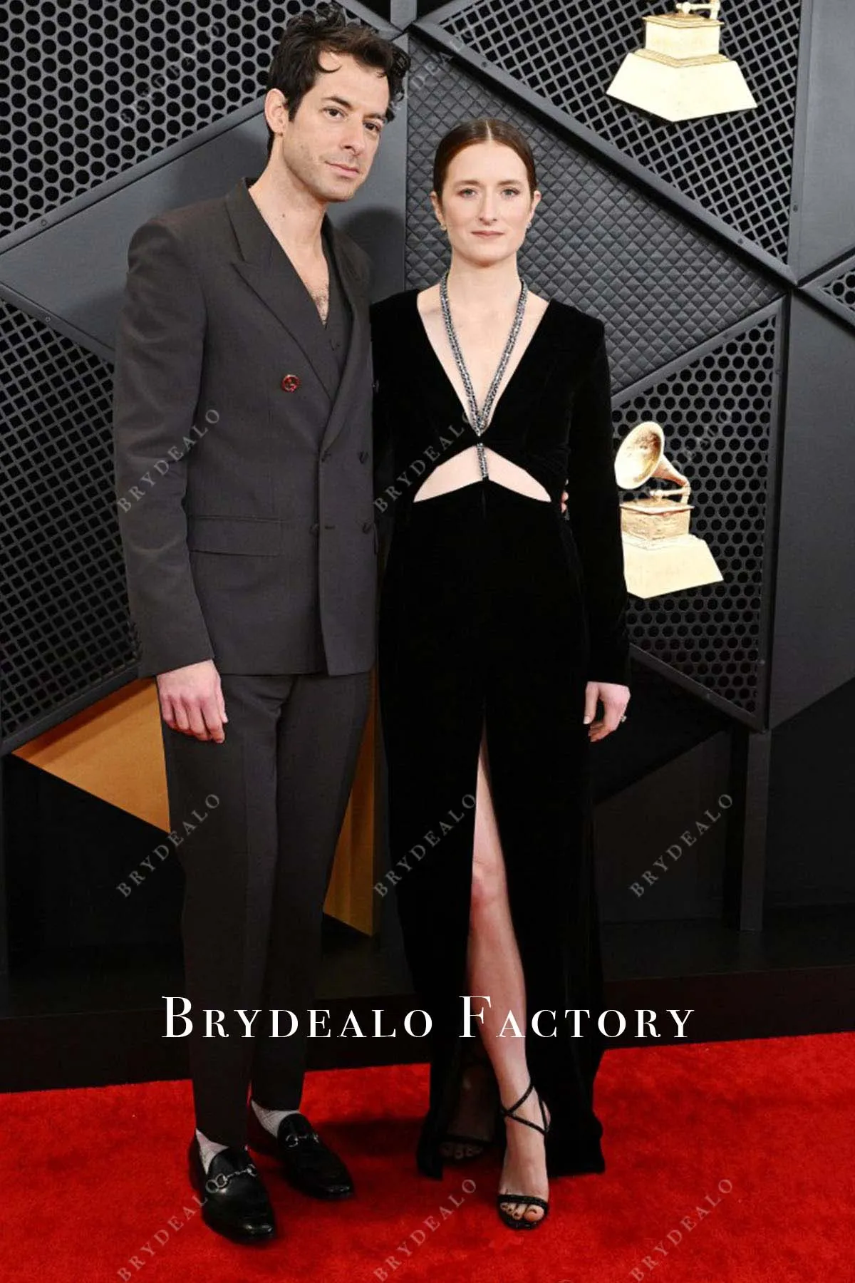 Grace Gummer Black Slit 2024 Grammys Red Carpet Dress