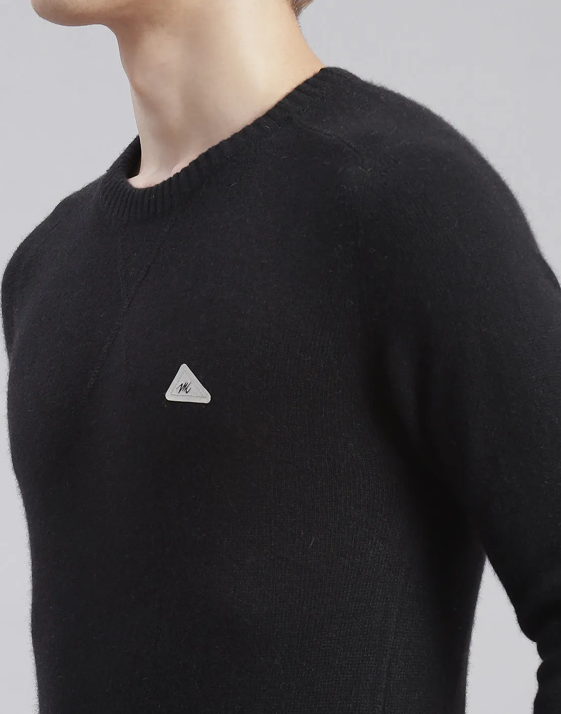 Men Black Solid Round Neck Full Sleeve Pullover