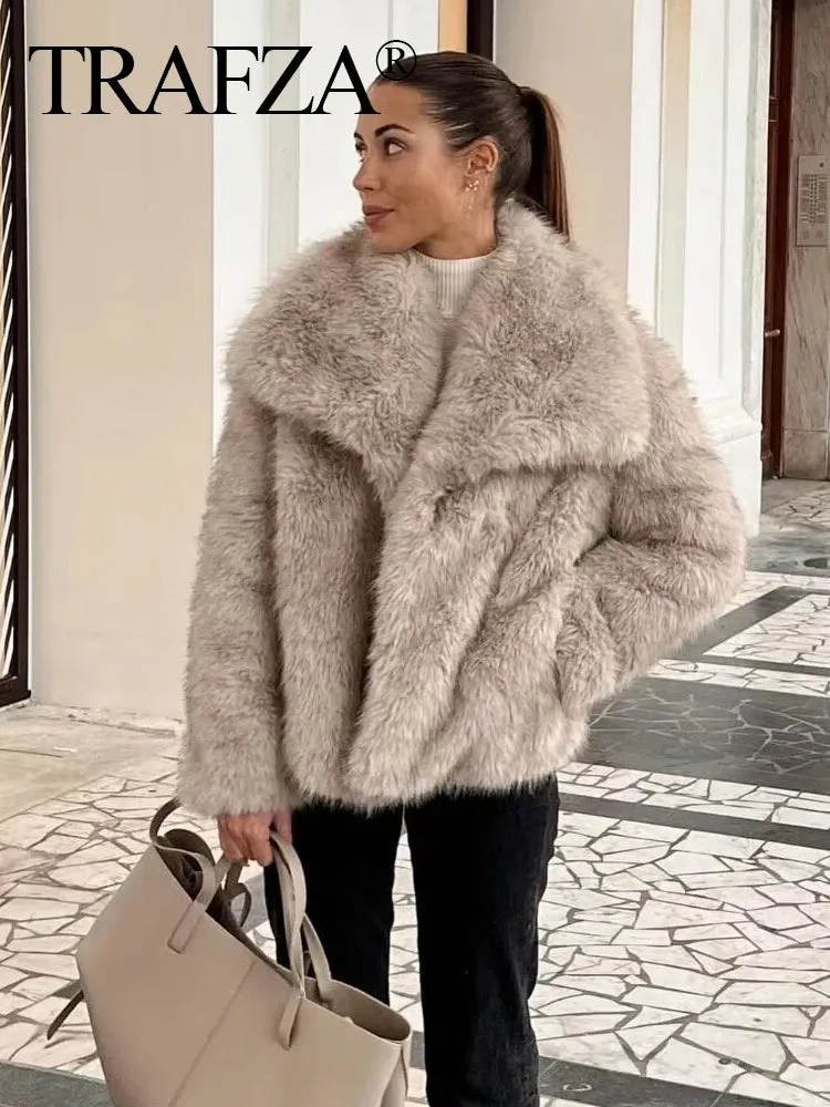 Vintage Cropped Faux Fur Jacket – Elegant Winter Style