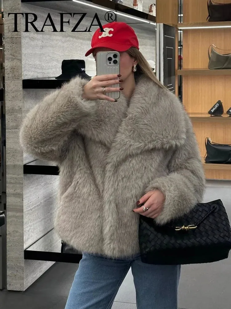 Vintage Cropped Faux Fur Jacket – Elegant Winter Style